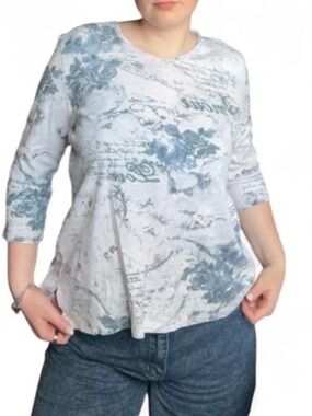 Allison Daley Floral Script V-Neck Top // Plus Size 1X White Blue